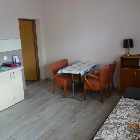 Domki-apartamenty Hals